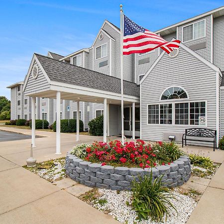 Microtel Inn And Suites Manistee Εξωτερικό φωτογραφία