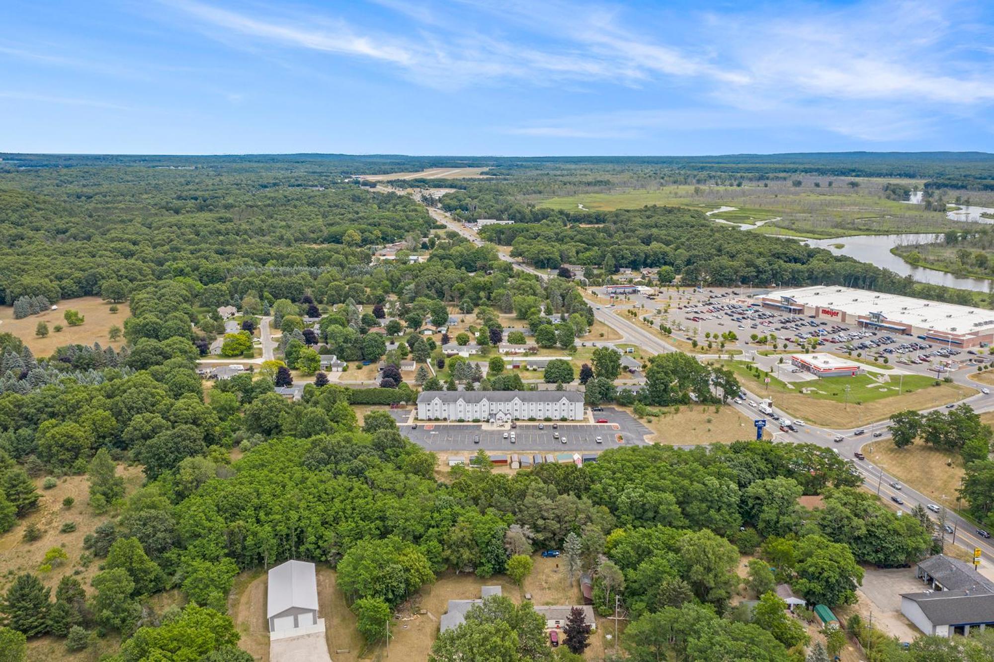 Microtel Inn And Suites Manistee Εξωτερικό φωτογραφία