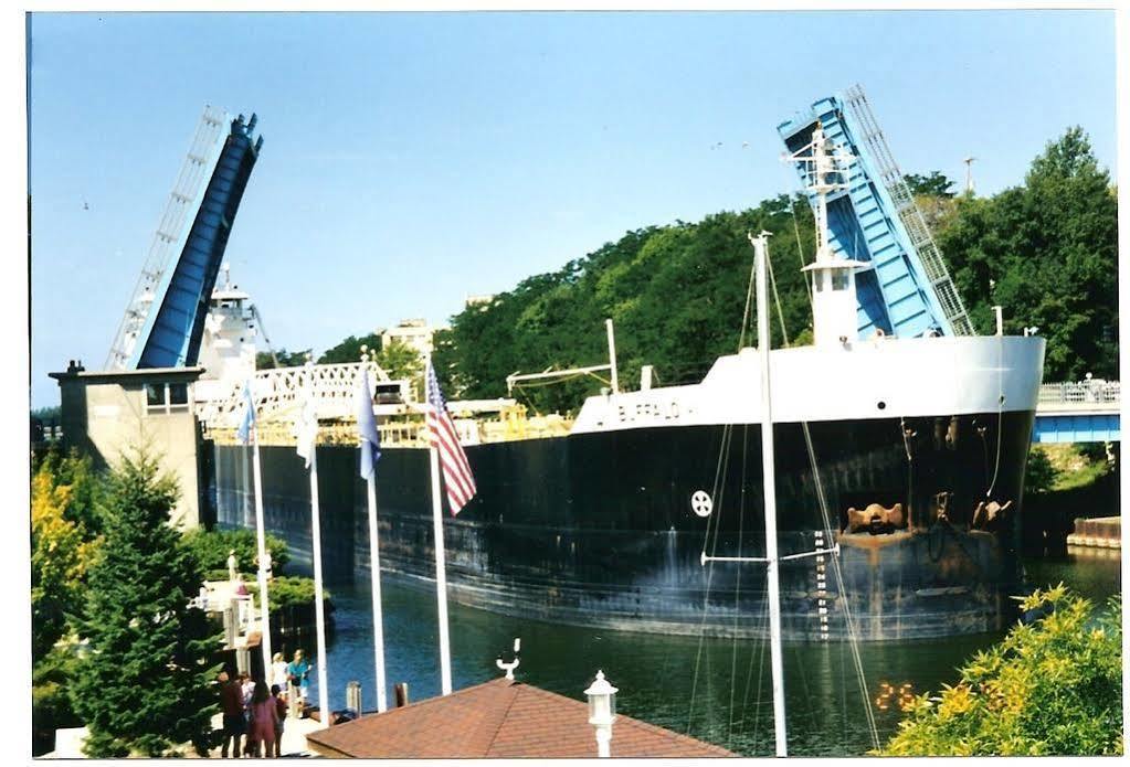 Microtel Inn And Suites Manistee Εξωτερικό φωτογραφία